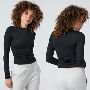 vuori | Long Sleeve Halo Ruched Tee